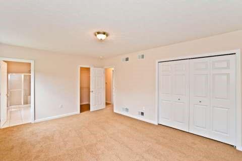 Building Photo - 221 Cottonwood Ln