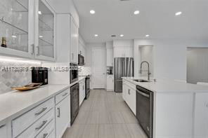 Building Photo - 1033 Eucalyptus Dr