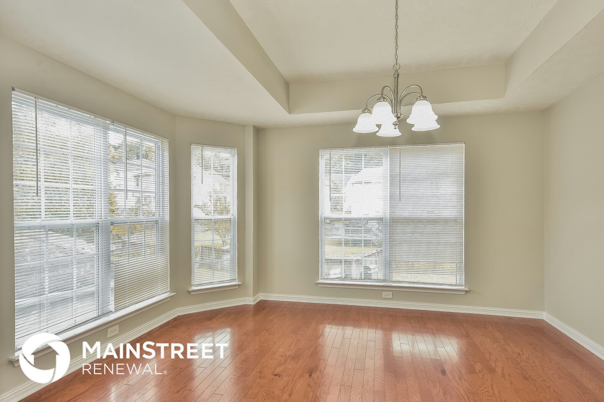 Building Photo - 2316 Broadview Dr