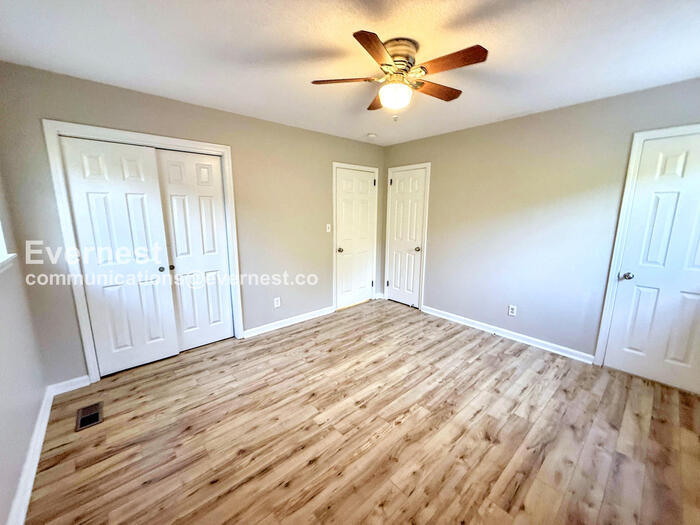 Building Photo - 5473 Pine Rd