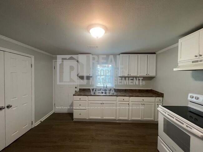 Primary Photo - 5624 Swymer Dr