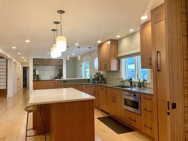 Building Photo - 22 Amberwood Dr