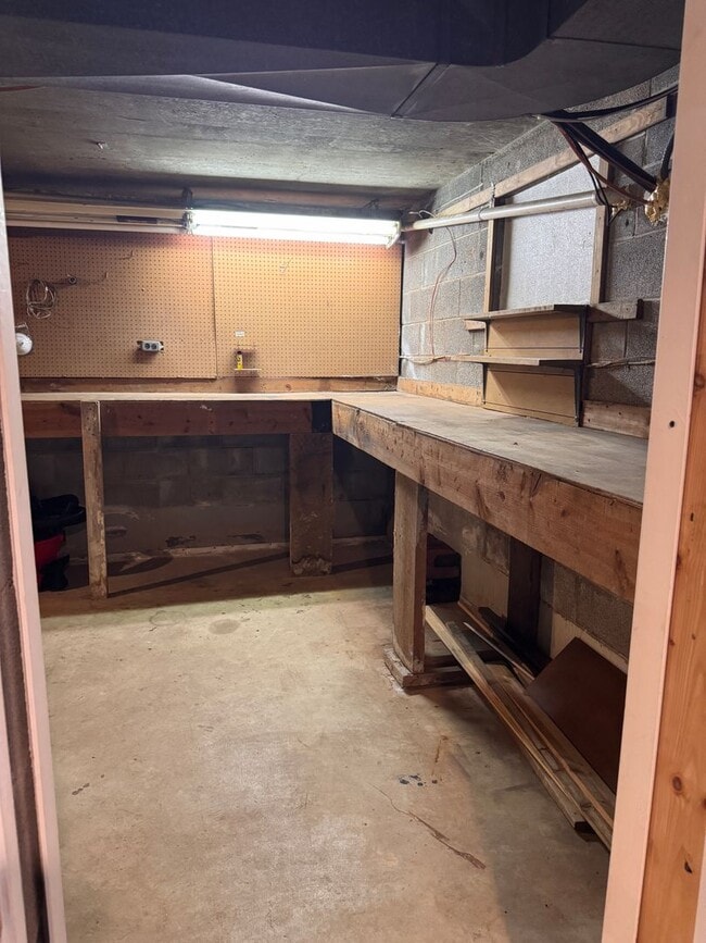 Building Photo - 3 Bedroom || 2.5 Bathroom Single Family Home