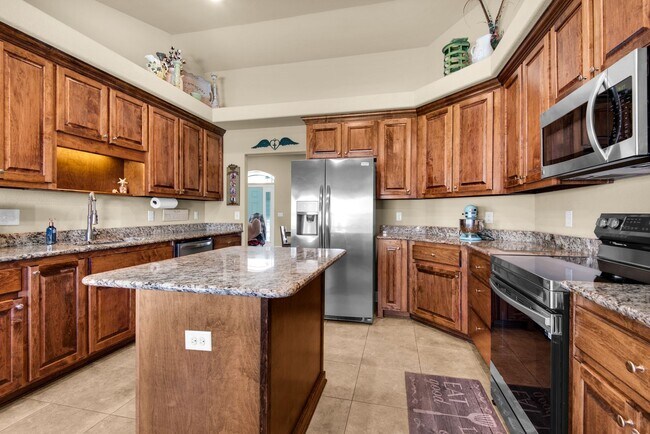 Building Photo - 6165 Winchester Cir