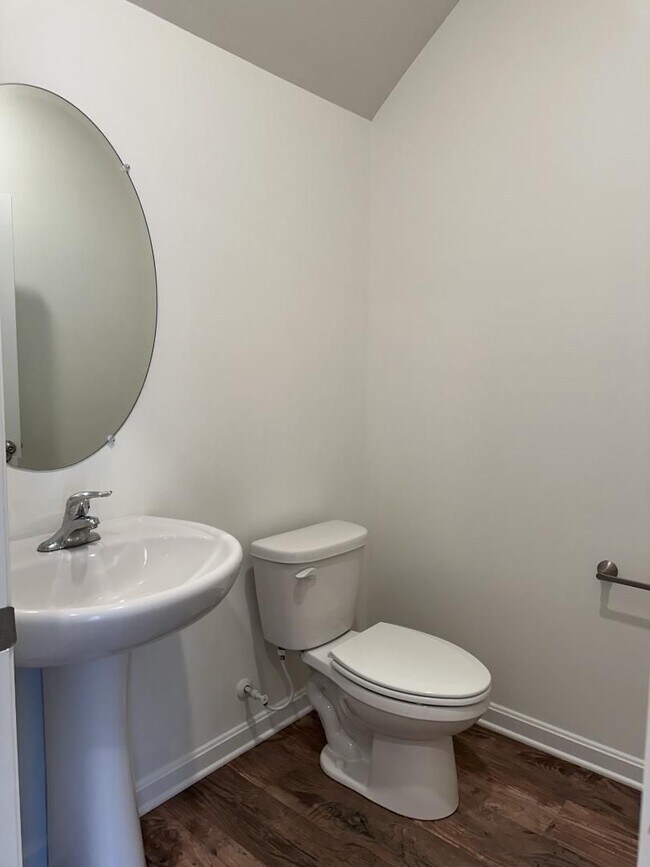 Building Photo - Modern Kitchen • Walk-In Closet • Private Primary Suite