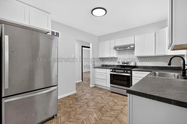Building Photo - 5544 Sapphire Ave