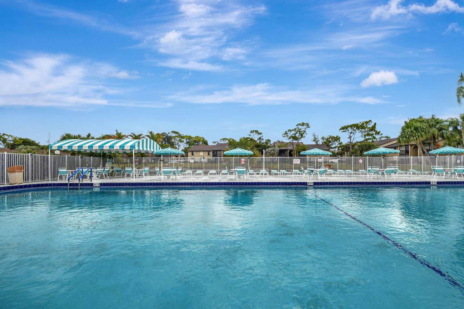 Building Photo - 704 Sunny Pine Way