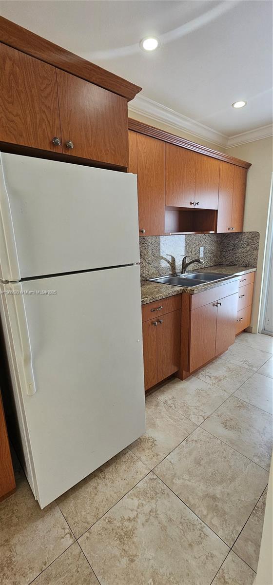 Building Photo - 8035 Byron Ave