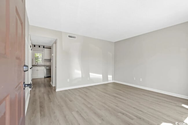 Building Photo - 708 65th Ave N