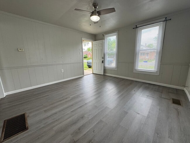 Building Photo - 1248 Ledlie Ave