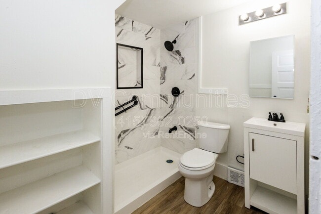 Building Photo - 3971 E 71st St