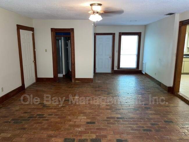 Building Photo - 126 General Bullard Ave