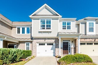Building Photo - Beautiful 3-Bed, 2.5 Bath Townhome Available on 8/15!