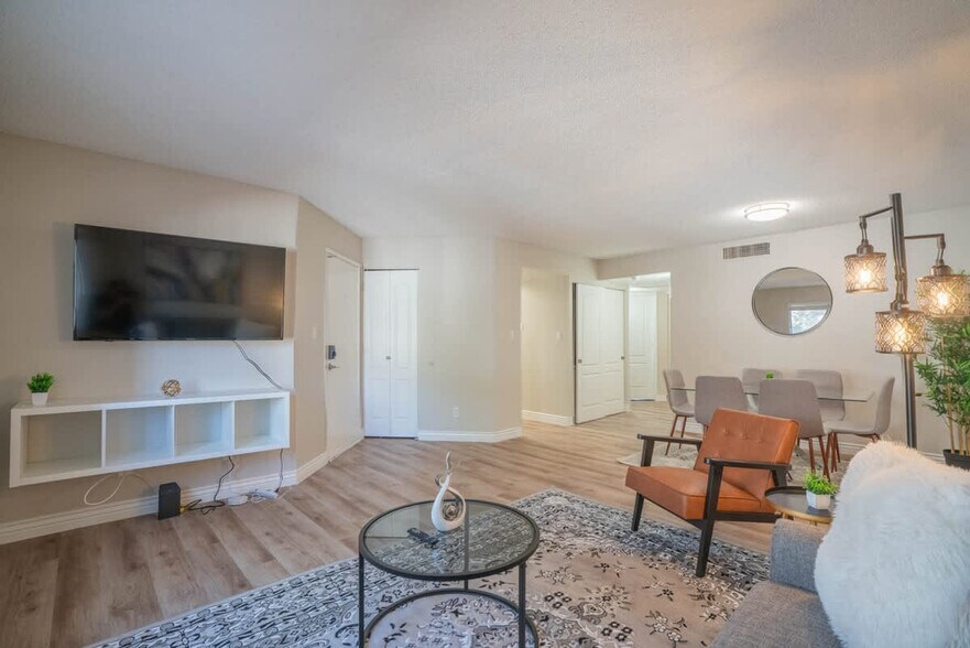 Building Photo - 8550 E McDowell Rd