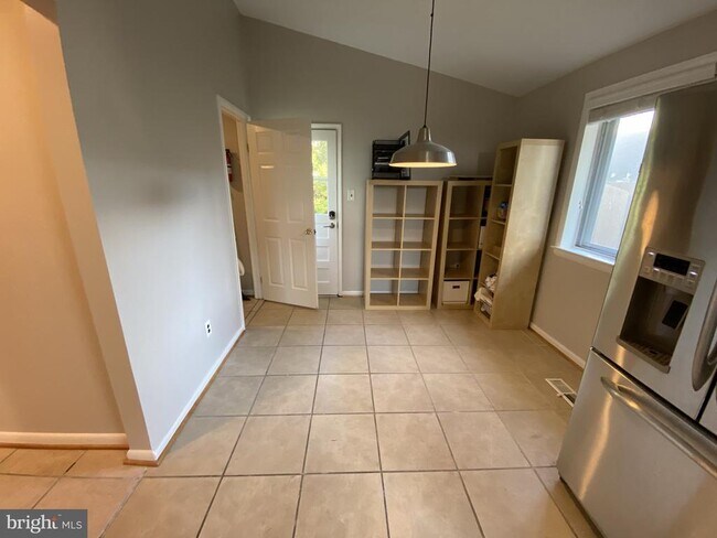 Building Photo - 1712 12th St S