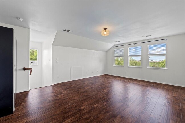 Building Photo - 7113 Cromarty Ln