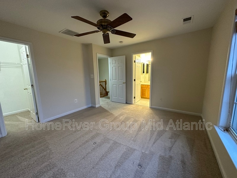 Building Photo - 5530 Sacramento Mews Pl