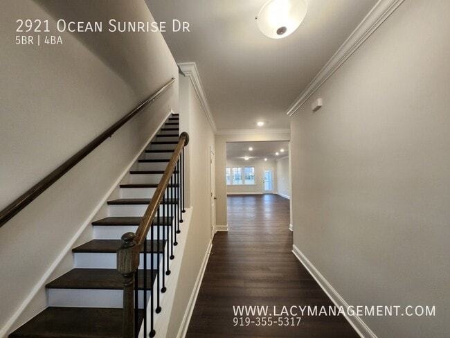 Building Photo - 2921 Ocean Sunrise Dr