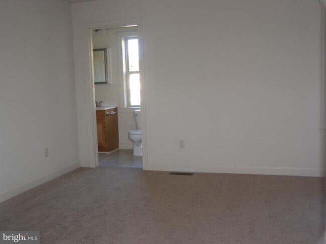 Building Photo - 230 Mt Airy Ave