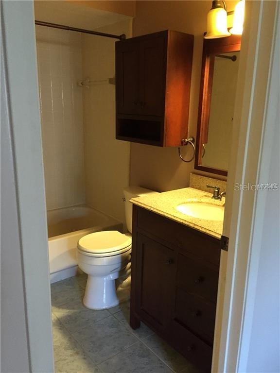 Building Photo - 1504 Northlake Dr