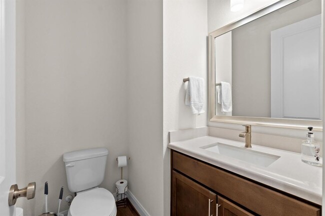 Building Photo - 12826 Raemoir Dr