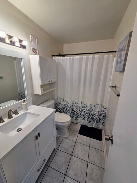 Building Photo - 905 Wynnes Ridge Cir SE