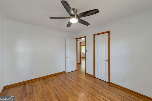 Building Photo - 2188 Pawnee Dr SE