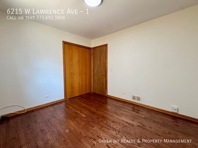 Building Photo - 6215 W Lawrence Ave