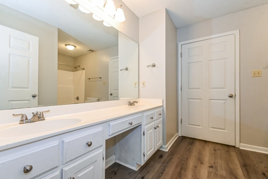 Building Photo - 5822 Michaelson Dr