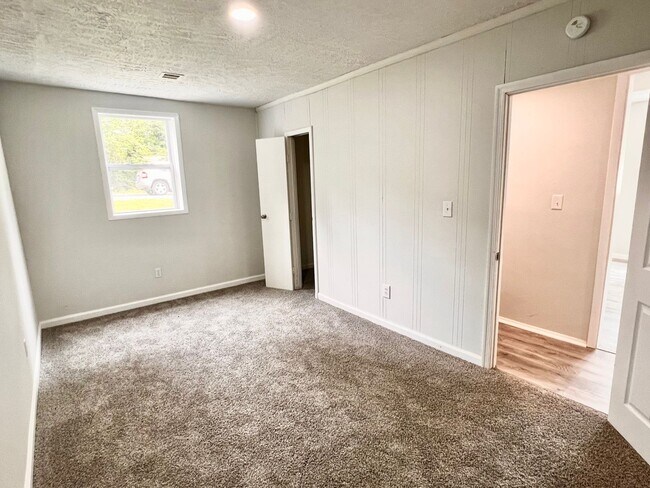 Building Photo - King St.