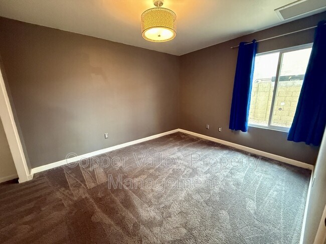Building Photo - 4415 W Gelding Dr