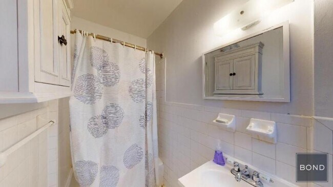 Building Photo - 2 bedroom in NEW YORK NY 10025