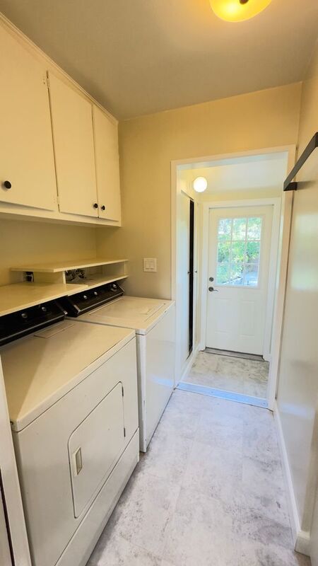 Building Photo - 403 S Lupin Ln