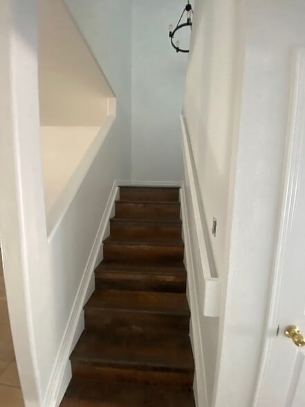 Building Photo - 627 S Depew St