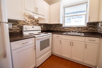 Building Photo - 400 Charley Ave