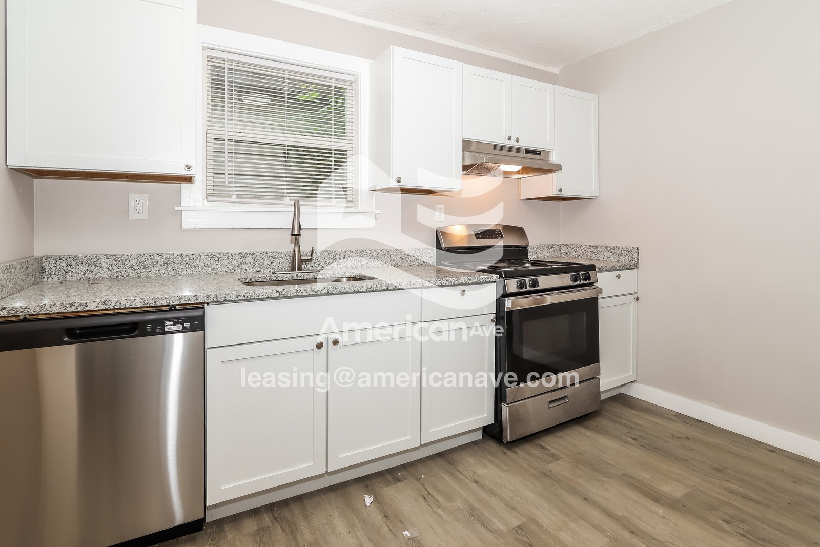 Building Photo - 927 W Whitney Ave