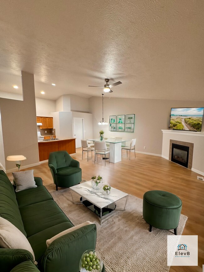 Building Photo - Modern Duplex Living in South Hill – Welco...