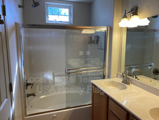 Building Photo - 2382 W Cripple Creek Dr
