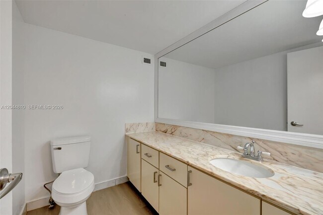 Building Photo - 5401 Collins Ave