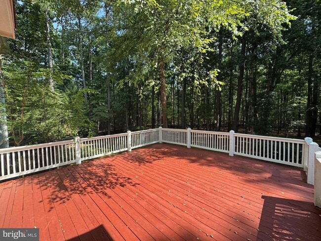 Building Photo - 11000 Farmview Way