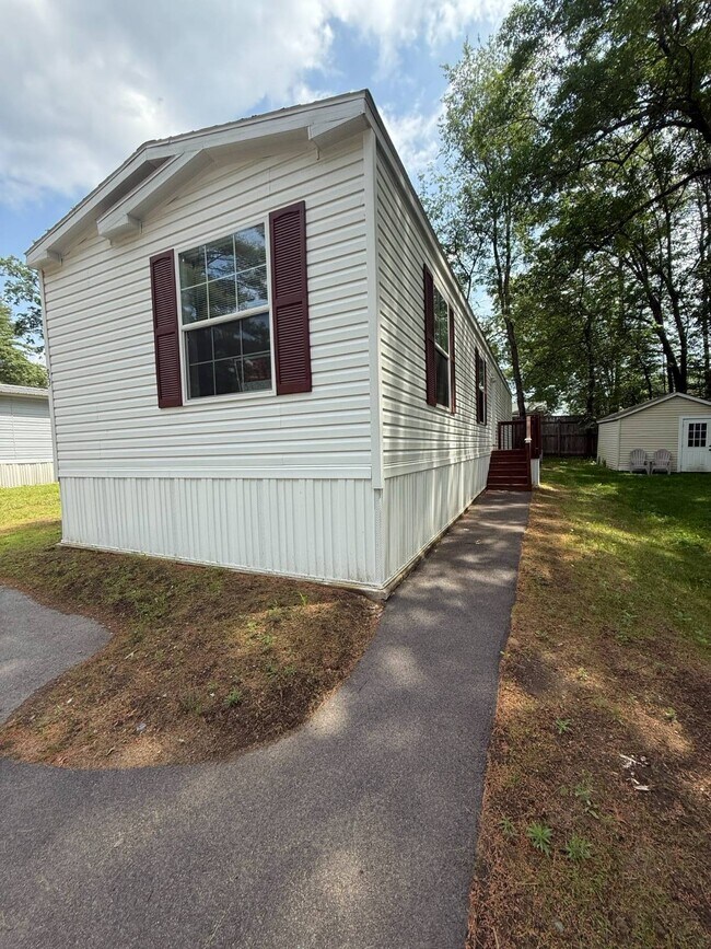 Building Photo - 93 Curtis Ln