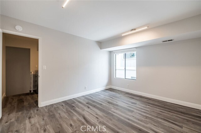 Building Photo - 604 N Irena Ave