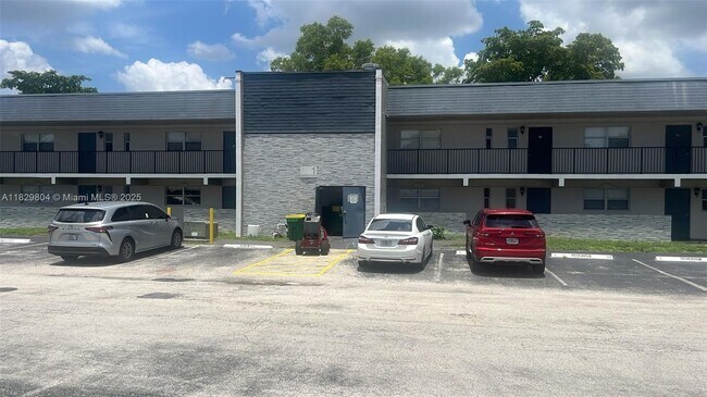 Building Photo - 8060 N Colony Cir