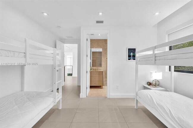 Building Photo - 1350 98th St