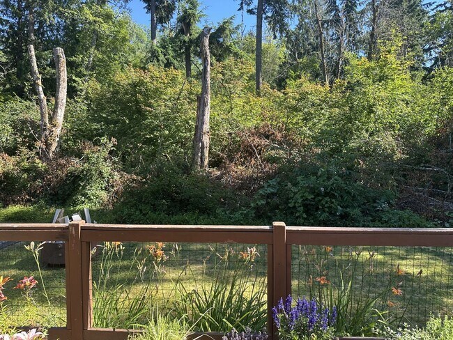 Building Photo - Beautiful Spanaway Home in Quiet Neighborhood
