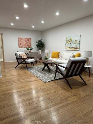 Building Photo - 21931 Burbank Blvd