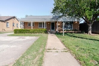 Building Photo - 1611 Crockett St