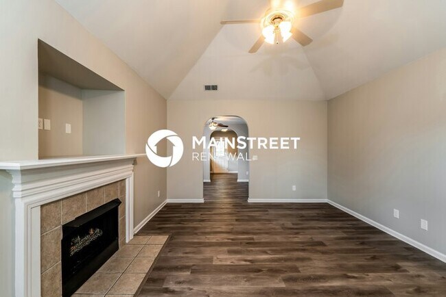 Building Photo - 3 Bedroom Pet-Friendly Home in PELL CITY, AL with Main Street Renewal