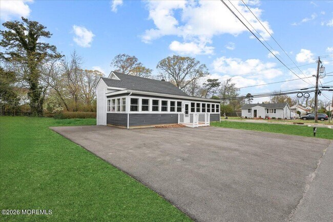 Building Photo - 506 Lloyd Rd