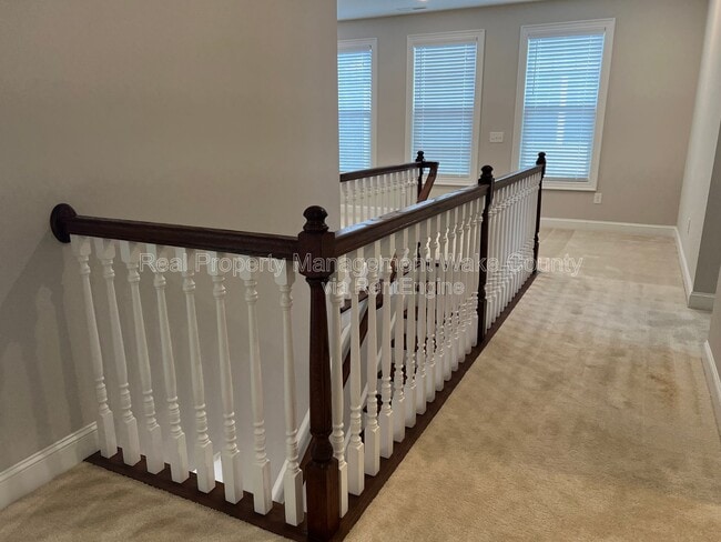 Building Photo - 1351 Gilwood Dr